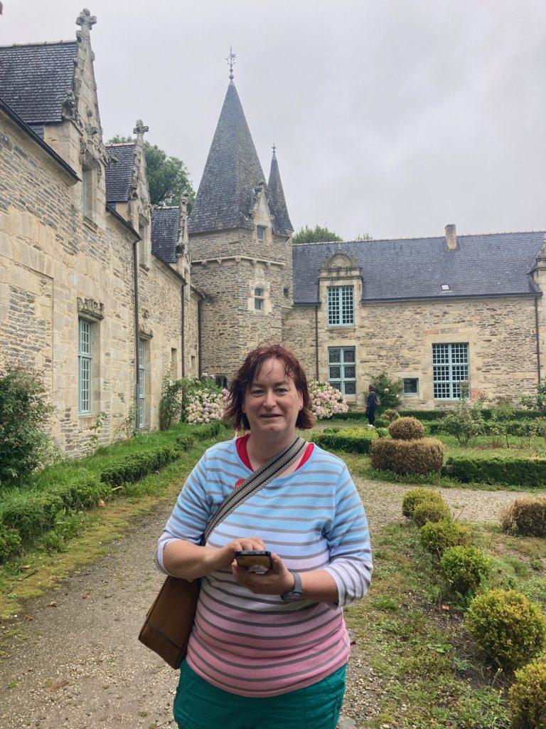 Vue du paysage de l'Ouest de la France, propice à un séjour en immersion culturelle